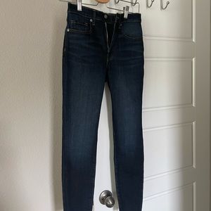 Everlane the high rise skinny jean in a dark wash, size 25 ankle
